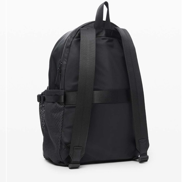❗️NWT❗️| Lululemon | All Hours Backpack. - Picture 2 of 8